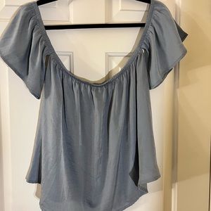 SMALL AMERICAN EAGLE OFF THE SHOULDER BLOUSE. LIGHT BLUE FLOWY TOP